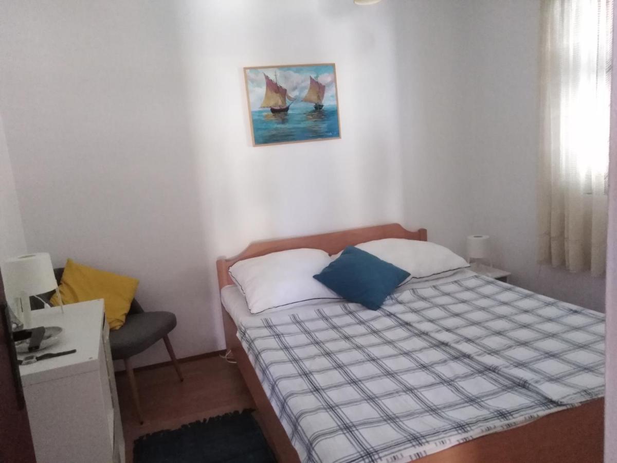 Apartments By The Sea Basina, Hvar - 542 Vrbanj エクステリア 写真