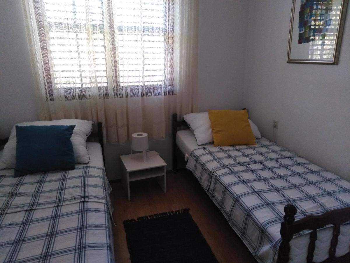 Apartments By The Sea Basina, Hvar - 542 Vrbanj エクステリア 写真