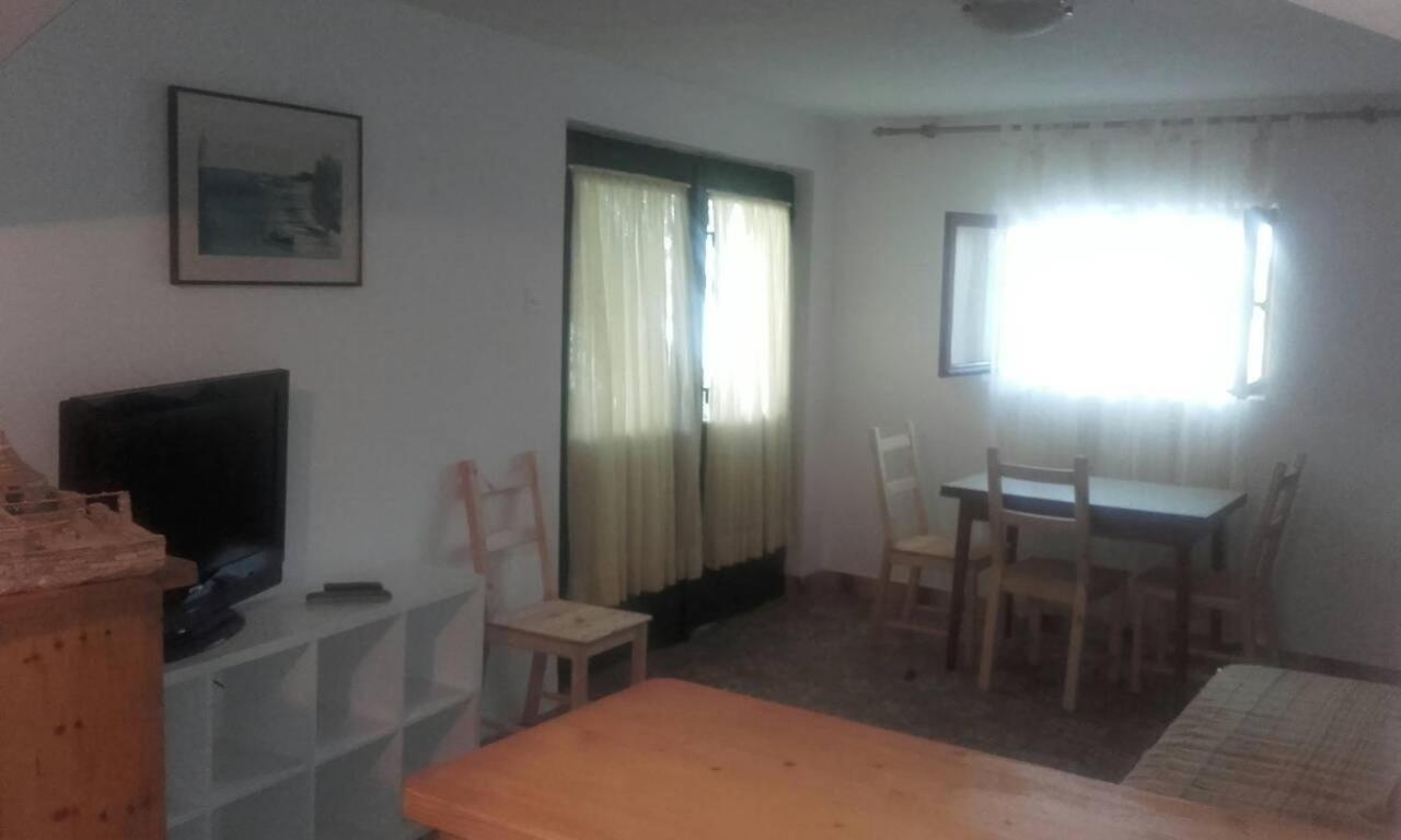 Apartments By The Sea Basina, Hvar - 542 Vrbanj エクステリア 写真