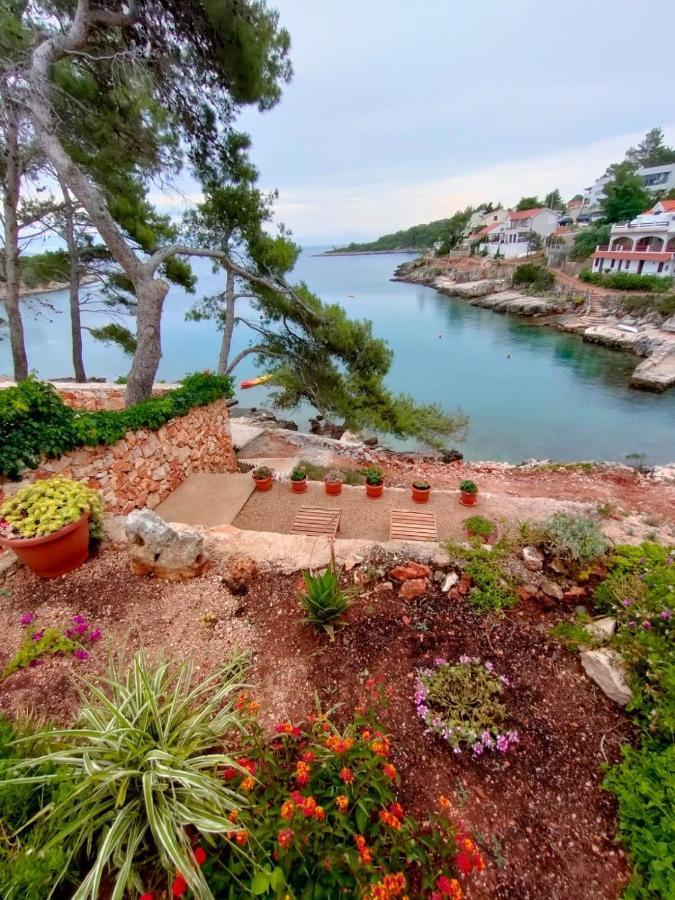 Apartments By The Sea Basina, Hvar - 542 Vrbanj エクステリア 写真